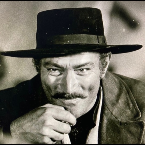 Meet your Posher, Arturo - Picture 1 of 1